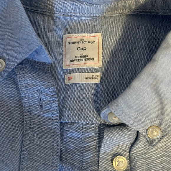 GAP “shrunken boyfriend” shirt EUC - Picture 3 of 3